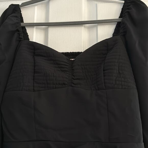 Bang of Gypsies Collective NWT Black long Sleeves Top with smocked back. - Picture 2 of 8